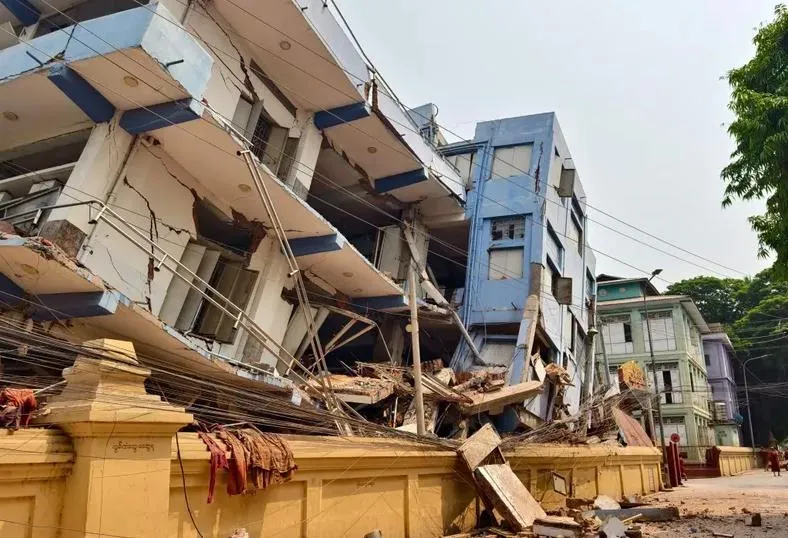 Terremoto de 7.7 hace pedazos Myanmar dejando decenas de muertos; piden ayuda internacional