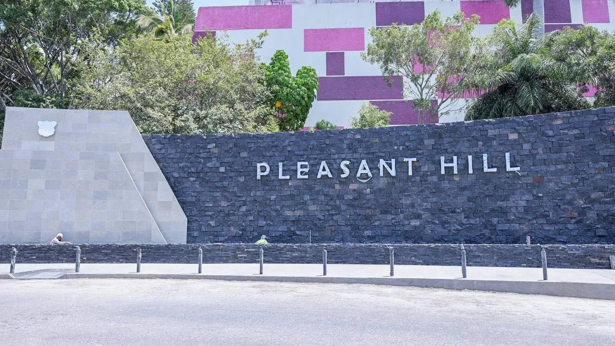Evelyn Salgado supervisa Glorieta Pleasant Hill al 94% de avance