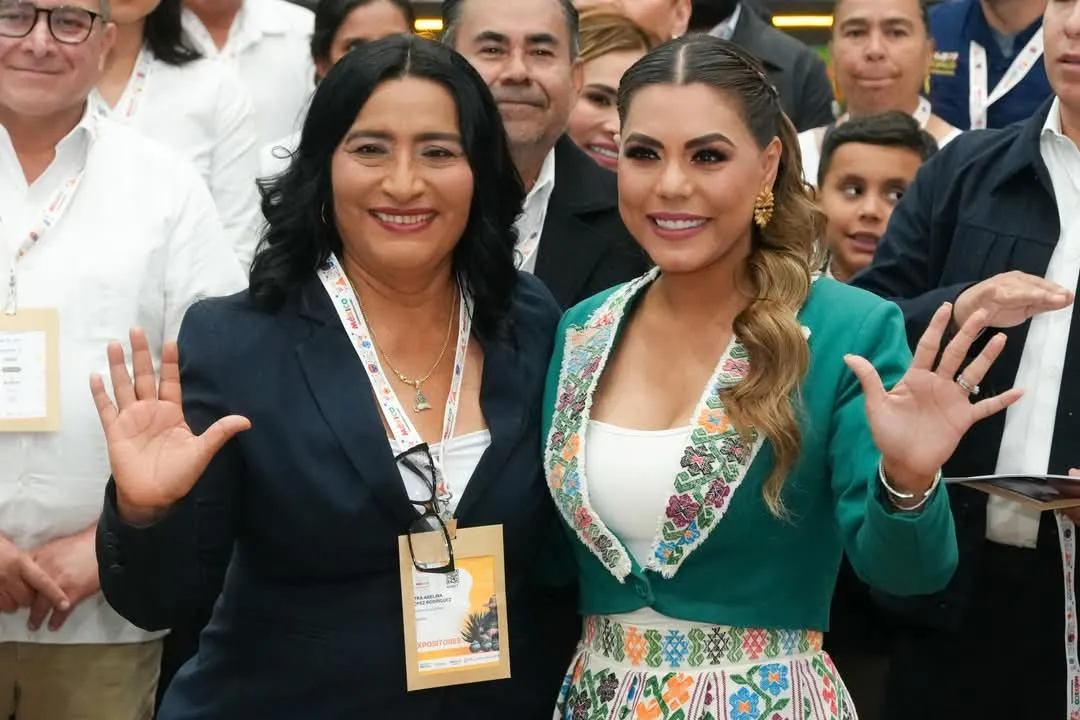 Abelina López participa en inauguración del pabellón guerrerense en Tianguis Turístico 2025