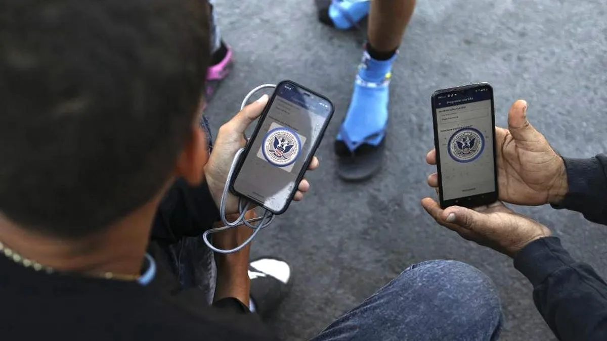 Migrantes con aplicación CBP One deben salir EU inmediatamente, dice gobierno de Trump