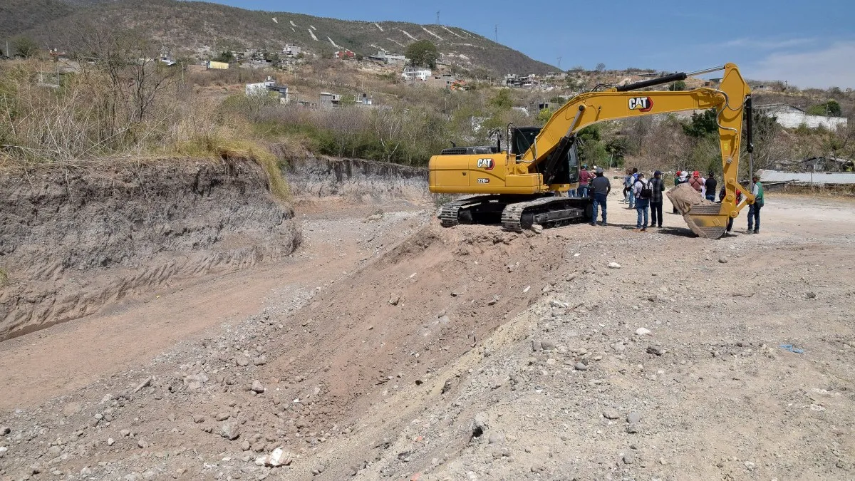 Ayuntamiento de Chilpancingo realiza trabajos de desazolve en río Huacapa