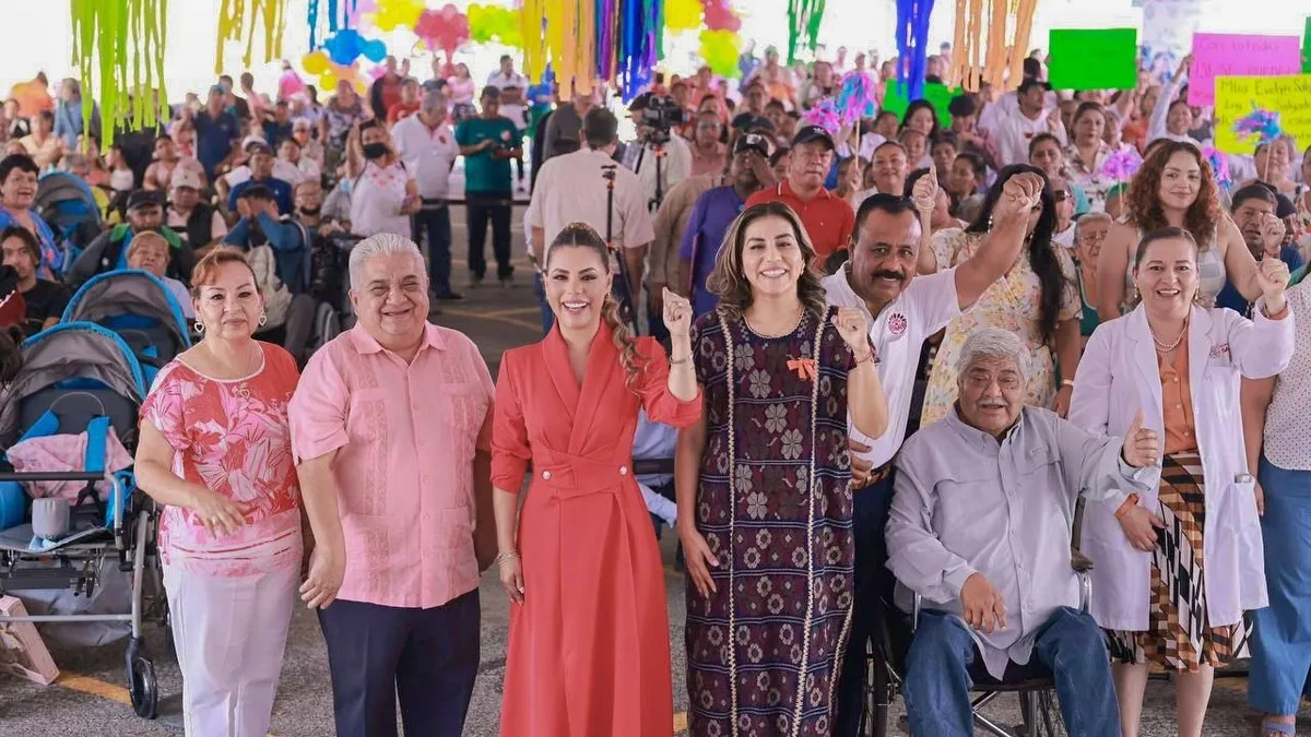 Gobernadora de Guerrero entrega aparatos funcionales a 355 familias en la región Centro