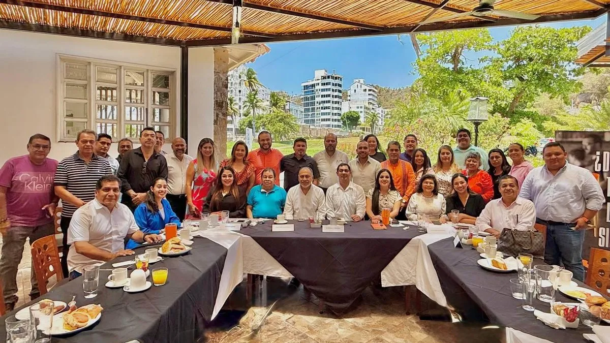 Promueve MC Guerrero la 'Ley Silla' con integrantes de la Canaco en Acapulco