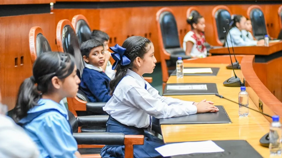 Legisladores de Guerrero reciben propuestas de niños en Parlamento Infantil 2025