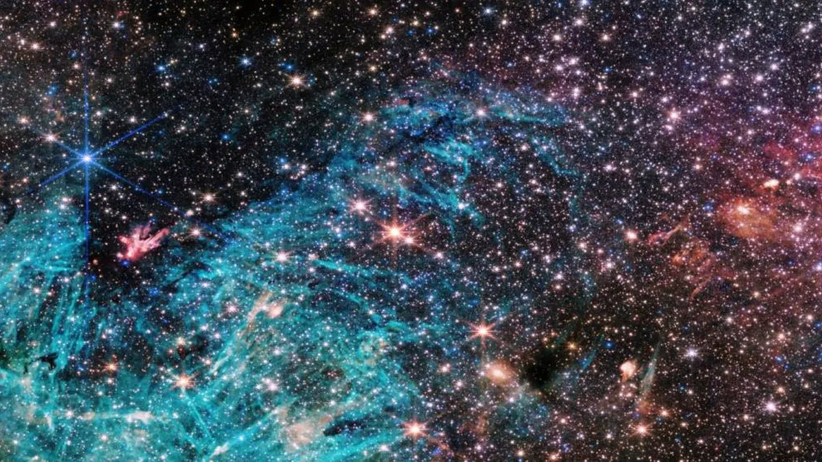 Telescopio espacial James Webb revela cómo nacen estrellas en el corazón de la Vía Láctea