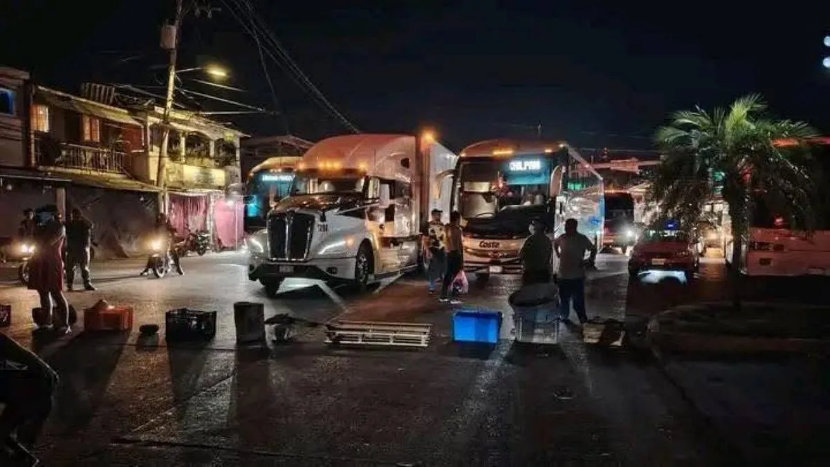 Liberan vialidad en central de abastos de Acapulco tras casi tres horas de bloqueo