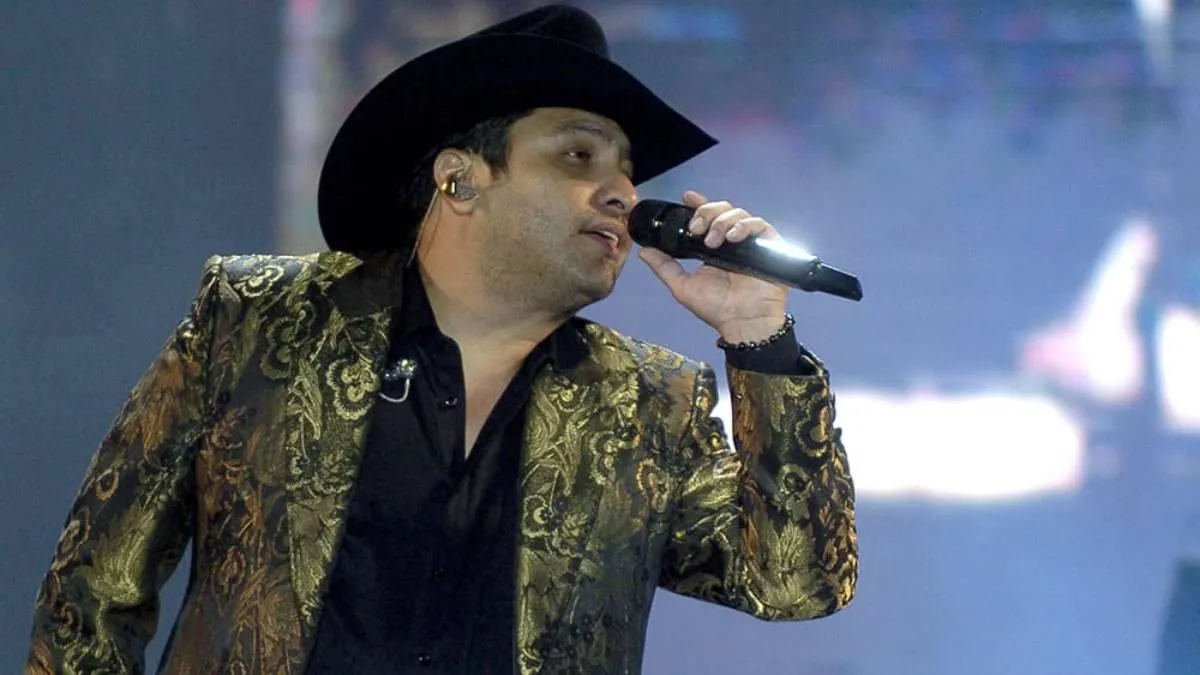 Cancelan visa a Julión Álvarez; pospone concierto en EU