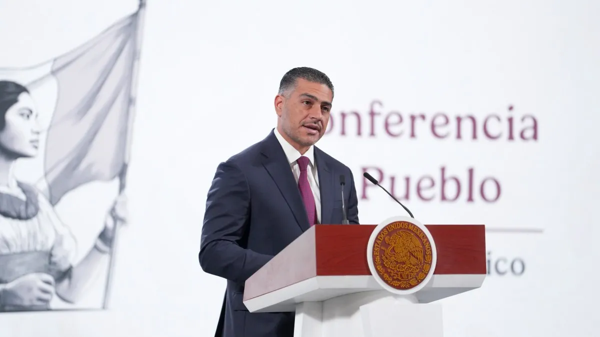 El funcionario dio un informe en la mañanera.