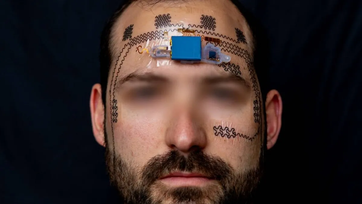 Un e-tattoo que decodifica las ondas cerebrales para medir la tensión mental