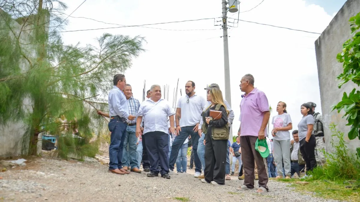 Alcalde de Chilpancingo supervisa avances en pavimentación de Amipizaco