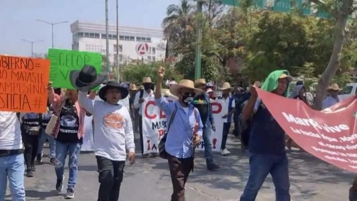 Marchan en Chilpancingo para exigir justicia por asesinato de activista