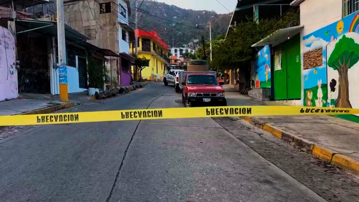 Localizan cuerpo ensabanado en colonia Garita de Acapulco