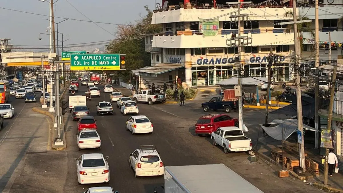 Manifestantes bloquean carretera federal en Acapulco por falta de agua