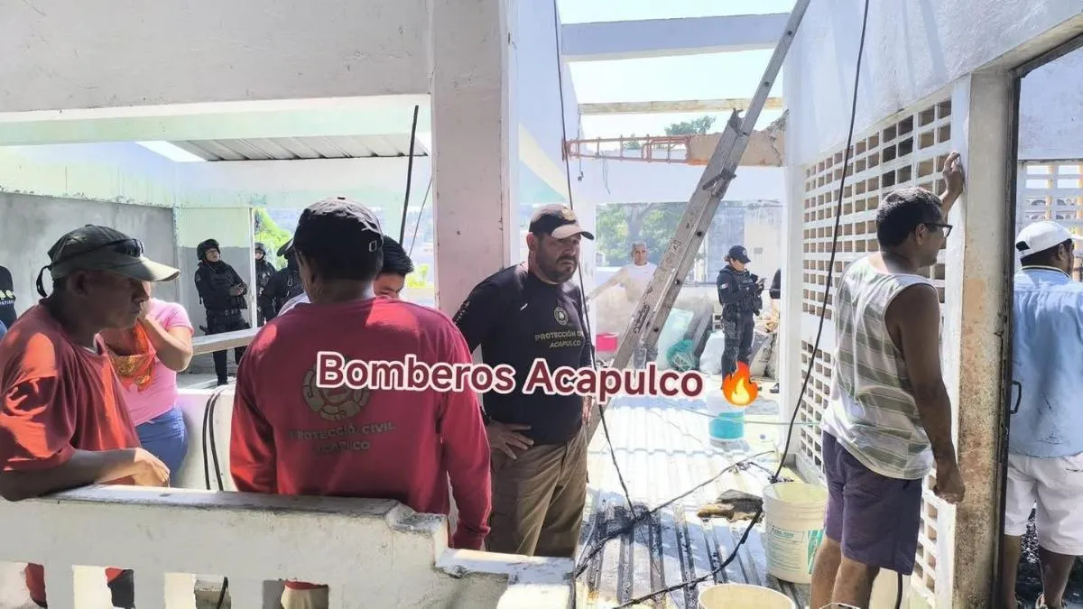 Se incendia auditorio de iglesia Covadonga, en Las Playas de Acapulco