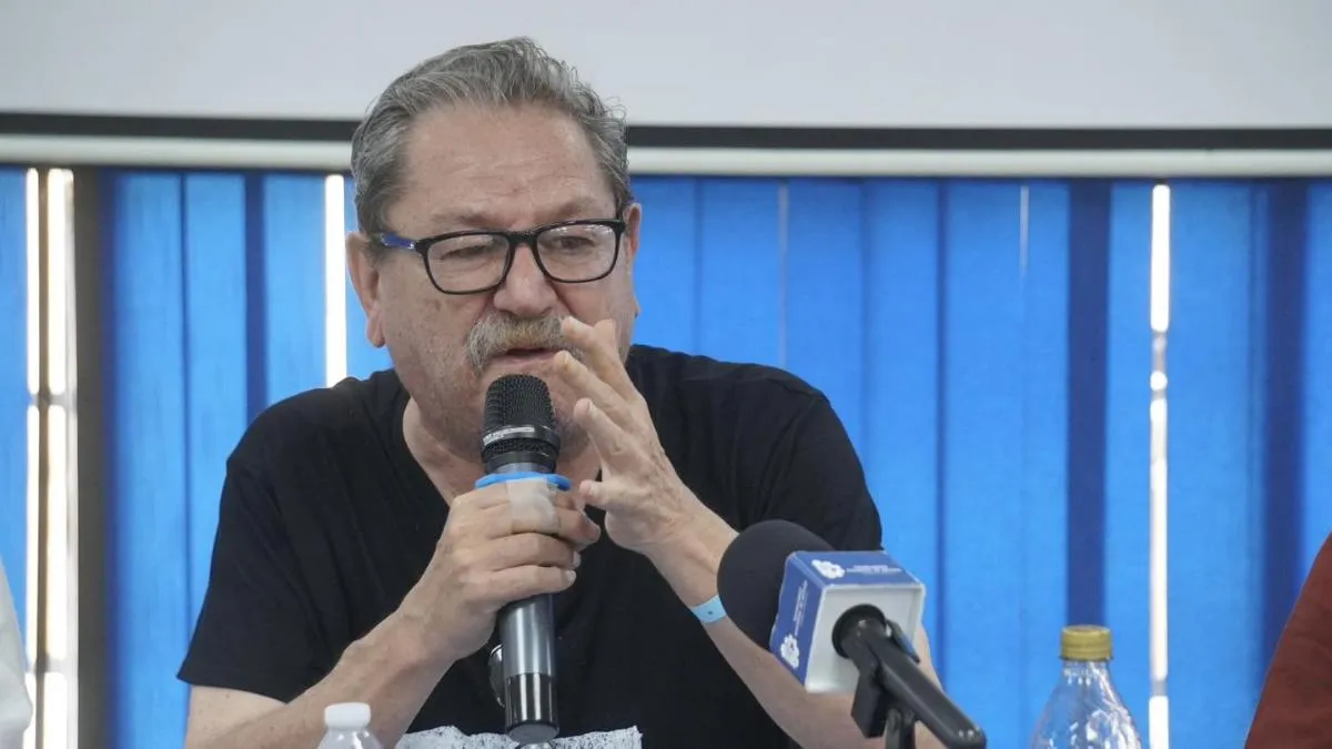 FCE instalará librería móvil en el Zócalo de Acapulco: Paco Ignacio Taibo II