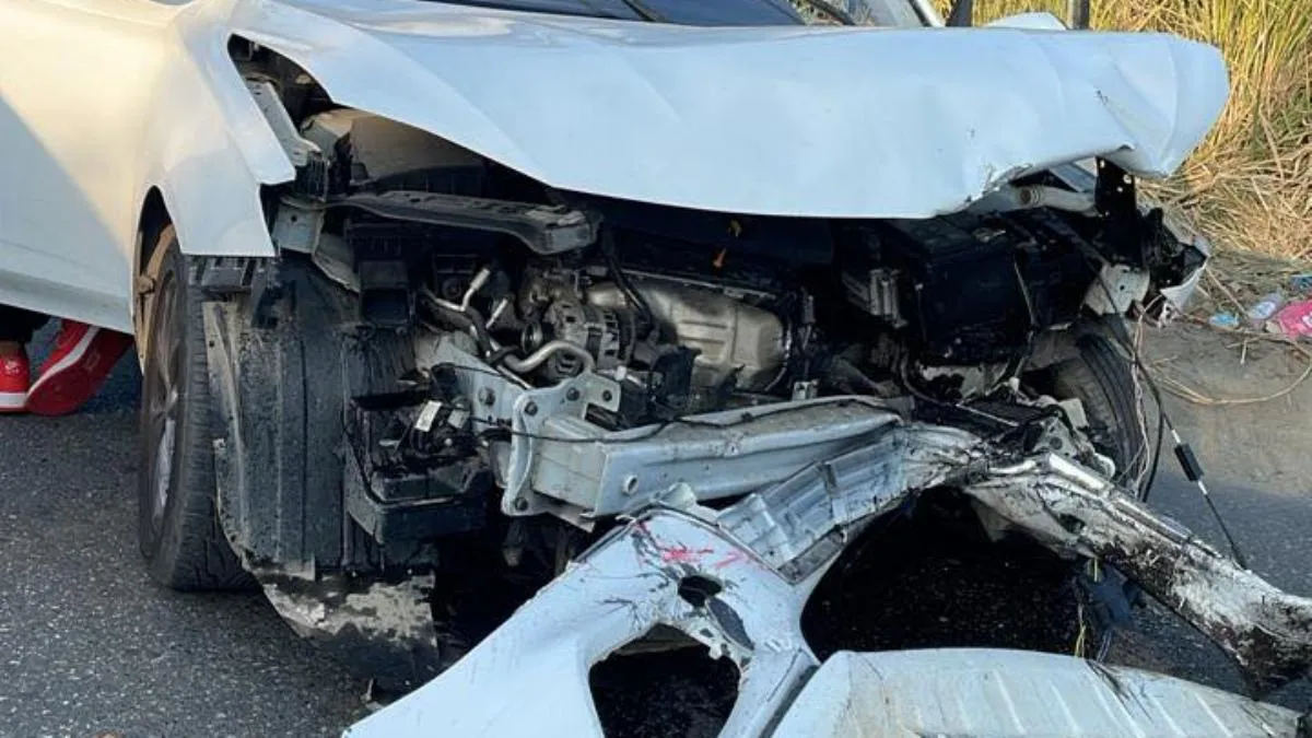 Deja 5 heridos choque de taxi y automóvil en la Acapulco-Pinotepa Nacional