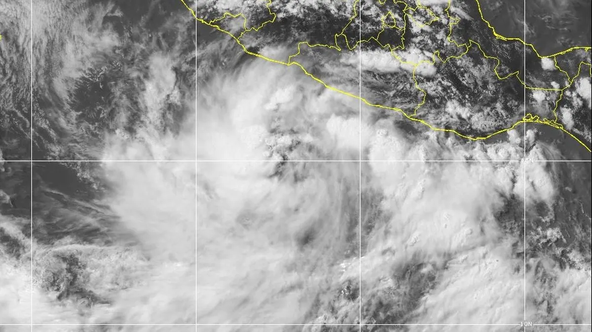 Tormenta Dalila se aleja de Guerrero y avanza hacia Michoacán