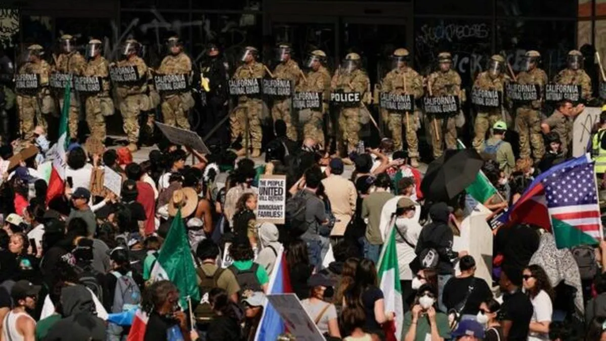 Marines contra protestas en California.