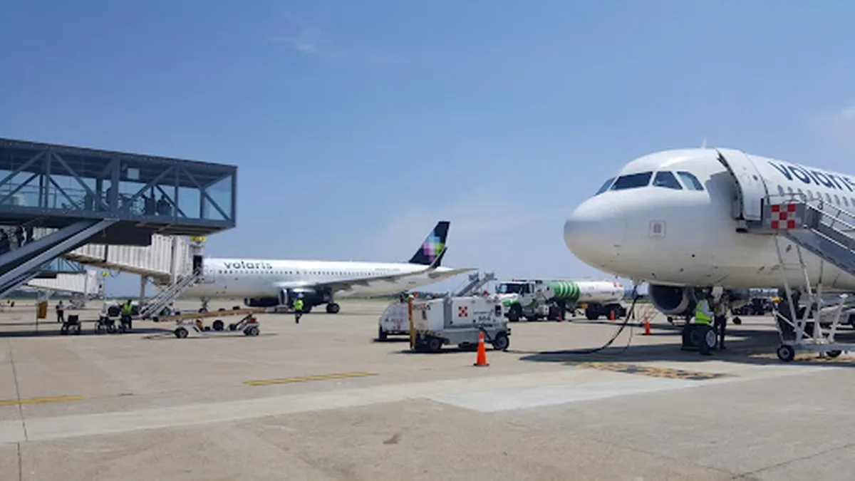 Suspenden vuelos en el Aeropuerto de Acapulco por paso del huracán Erick