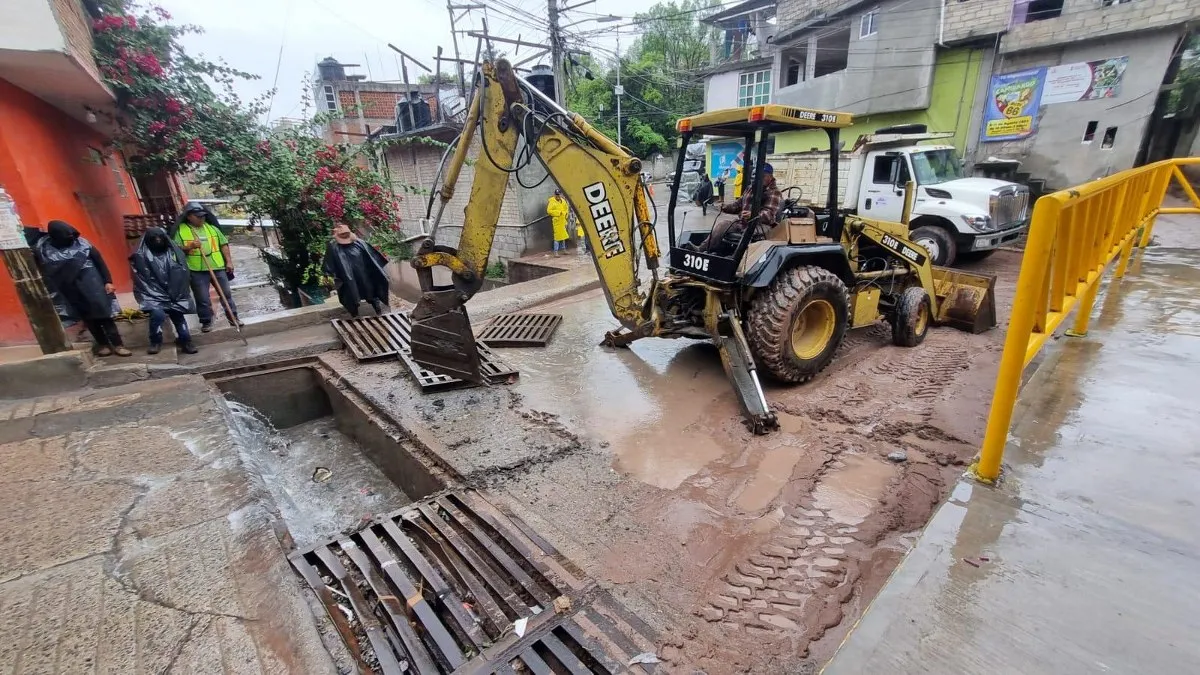 Gobierno de Chilpancingo mantiene labores de desazolve pese a lluvias por Erick