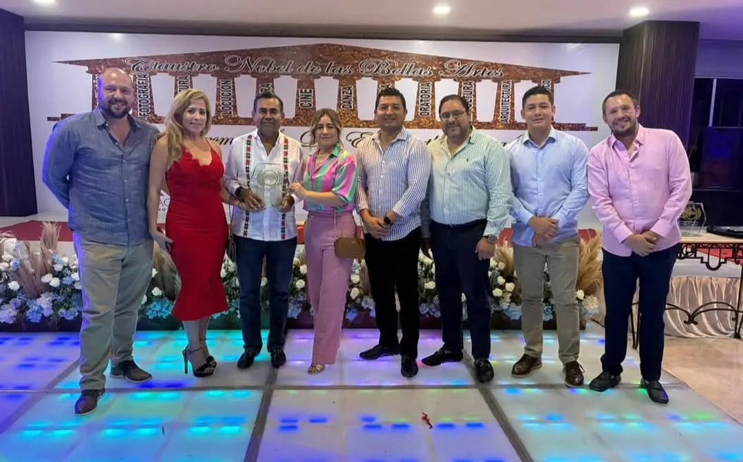 Gobierno de Acapulco recibe reconocimiento por liderazgo turístico y social
