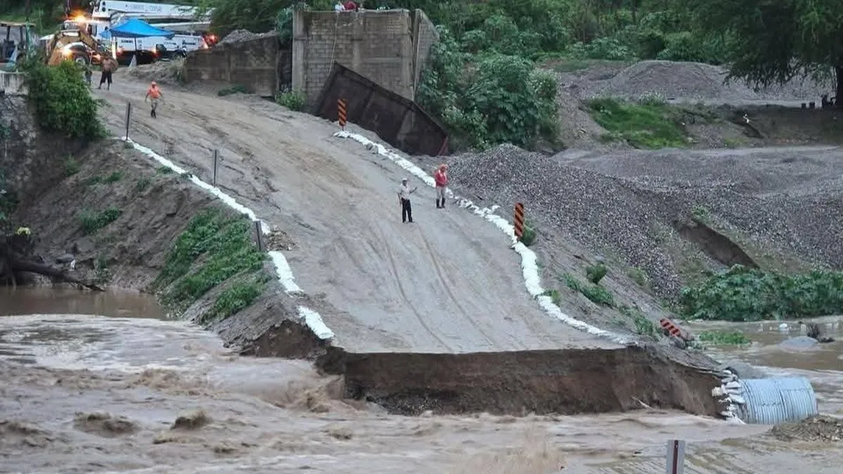 Por Dalila, colapsa puente provisional del río Omitlán en Juan R. Escudero, Guerrero