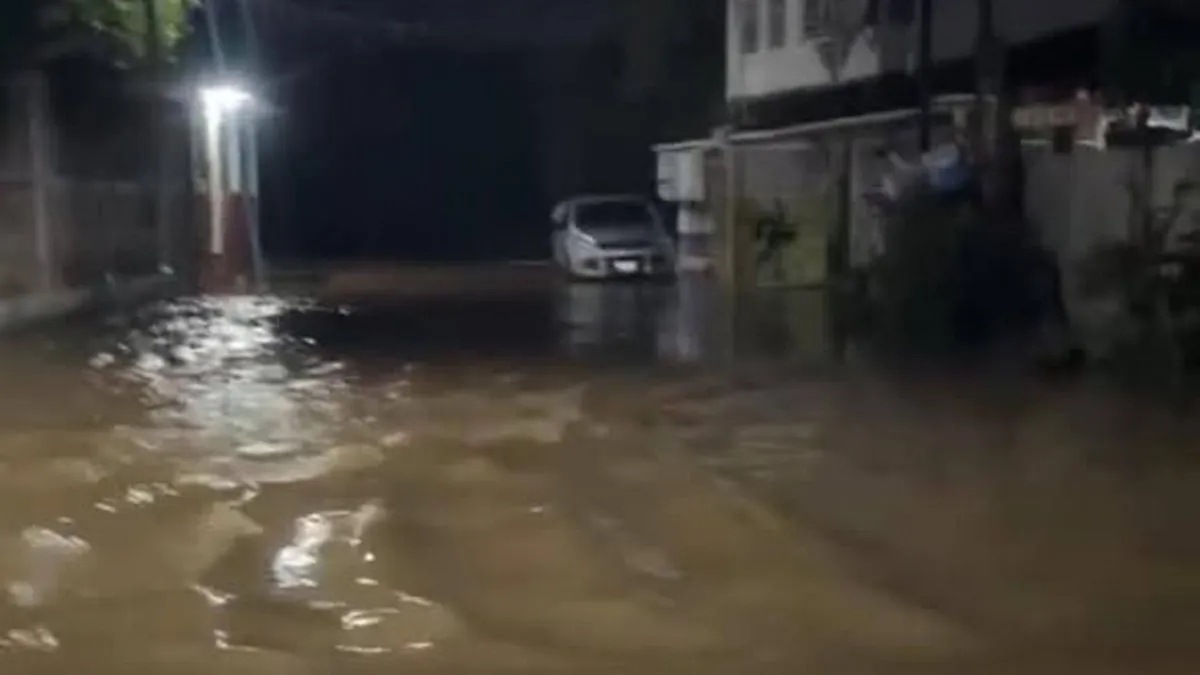Se desborda el río Atoyac e inunda comunidad de Hacienda de Cabañas en Guerrero