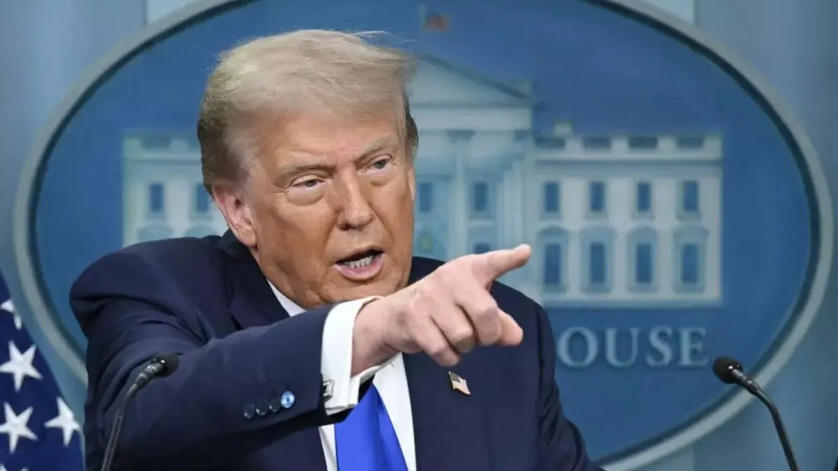 Trump advierte con bombardear de nuevo a Irán y llama ‘ingrato’ a su líder