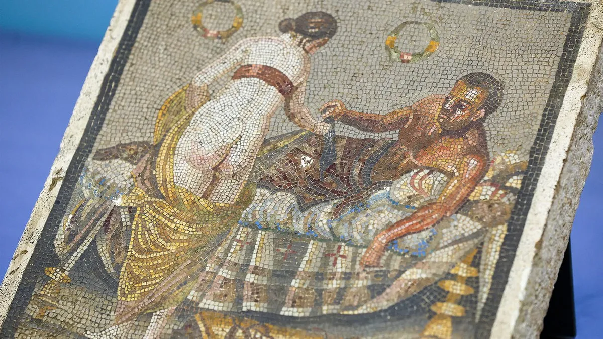 Mosaico con escena erótica robada por nazis de Pompeya será exhibida tras recuperación