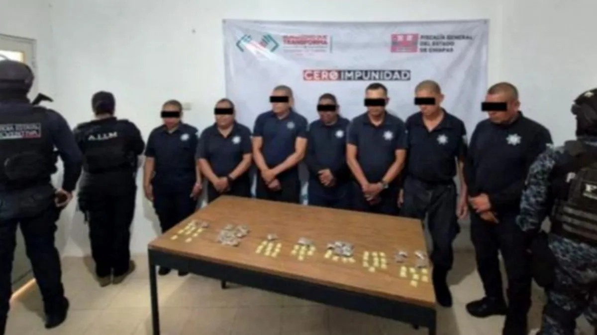 Detienen a 7 policías municipales de Frontera Comalapa, Chiapas; vendían droga