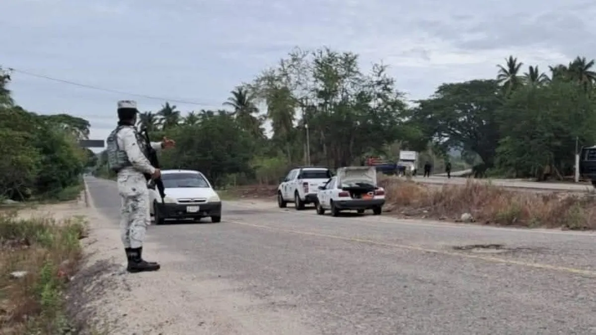 Hallan hombre asesinado a balazos en La Zarza, Tecpan de Galeana
