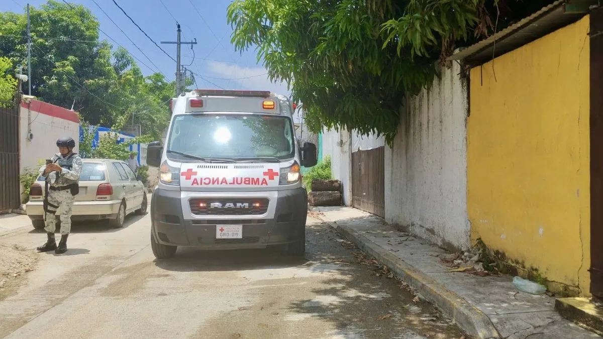 Intentan asesinar a hombre frente a colegio en Acapulco