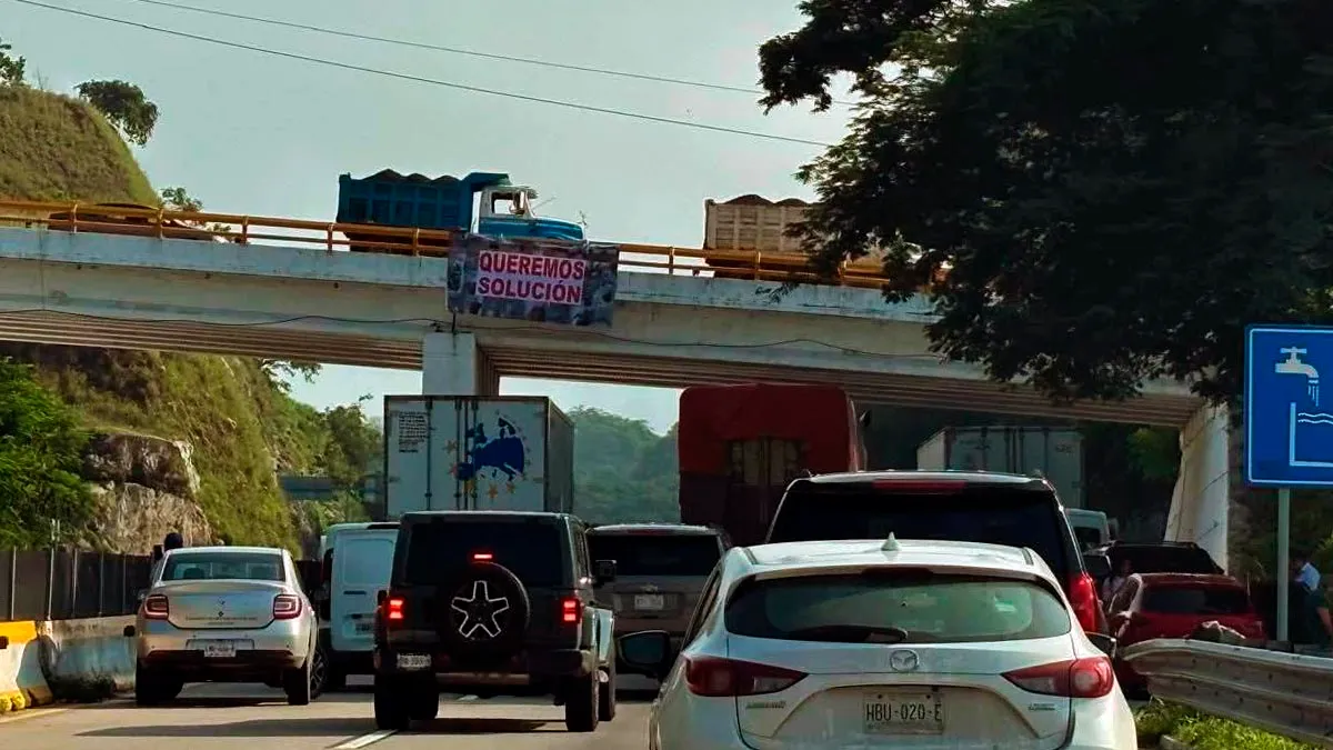 "Abandono y racismo": Damnificados por Erick amenazan con bloqueo carretero en Guerrero