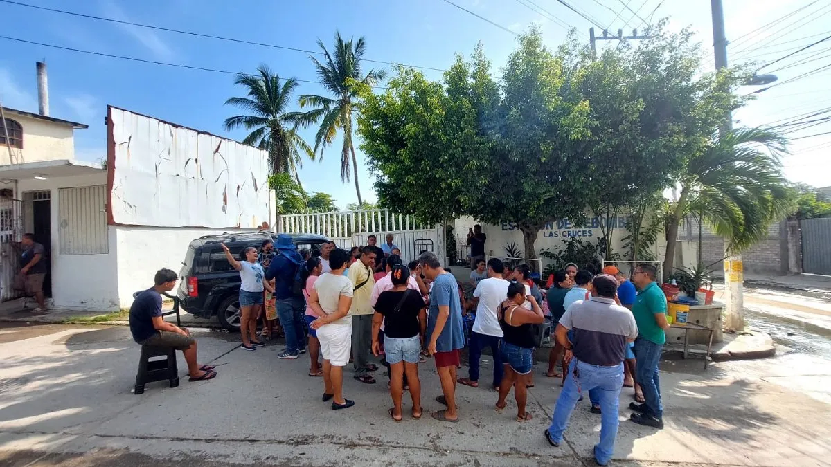 Vecinos de Acapulco toman estación de rebombeo de Capama; exigen agua