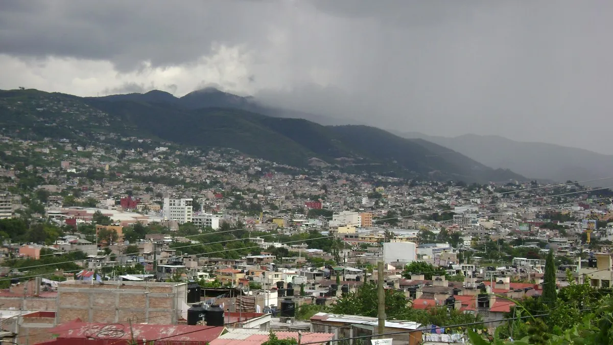 Desmantelan vivienda irregular tras denuncia de violencia en colonia de Chilpancingo