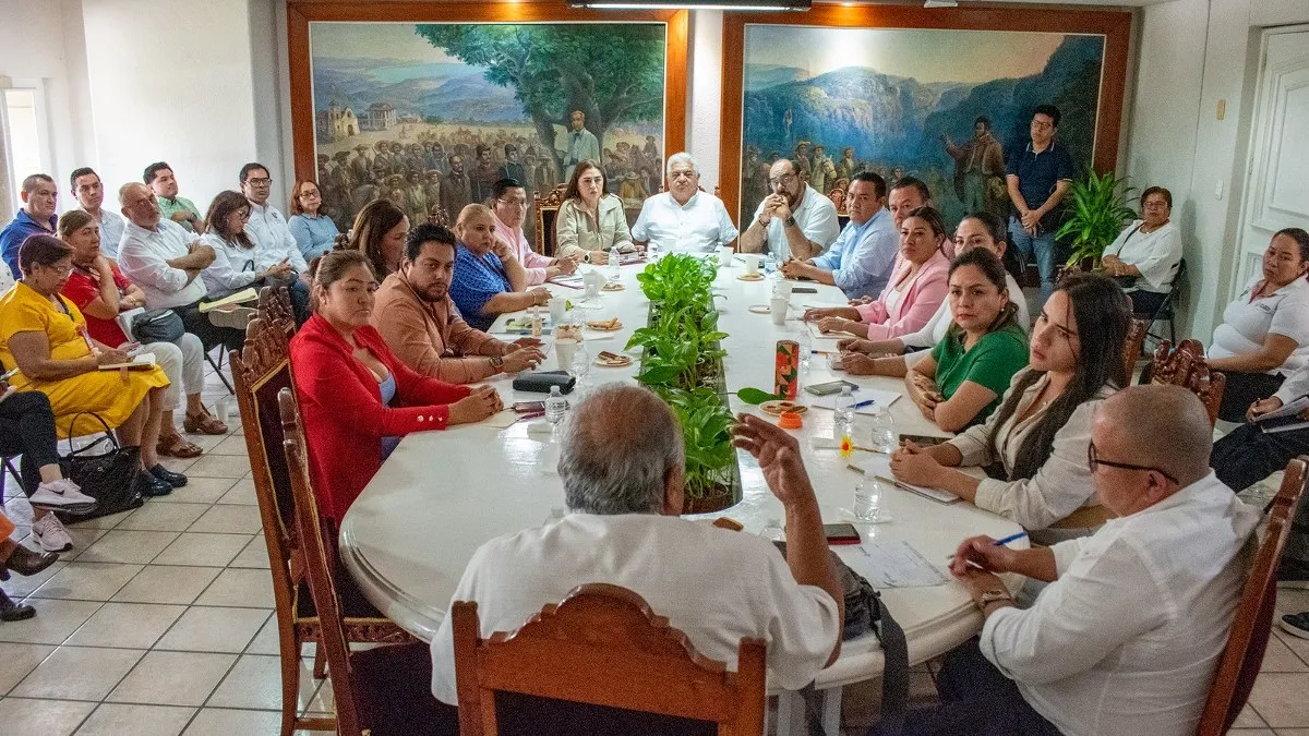 Funcionarios y Cabildo de Chilpancingo sostienen reunión para reforzar coordinación institucional