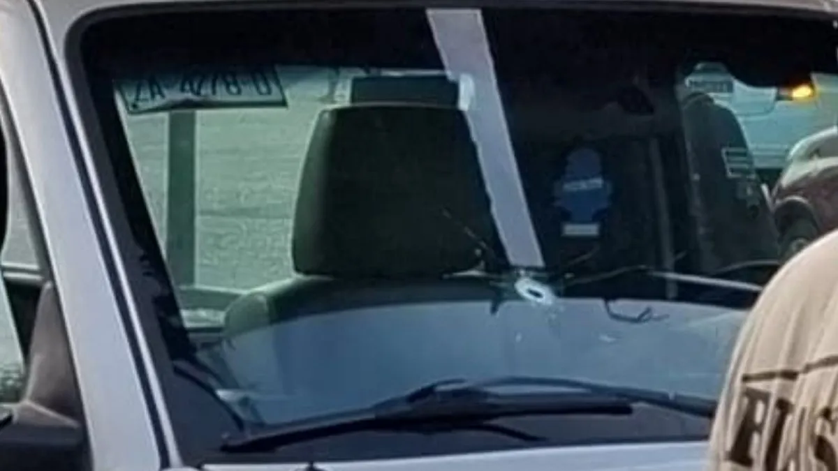 Hombre es atacado a balazos en avenida Universidad de Acapulco