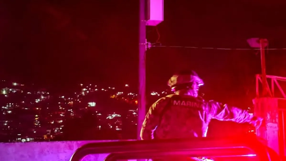 Abandonan cadáver con torniquete en cuello dentro de bolsas negras en Acapulco