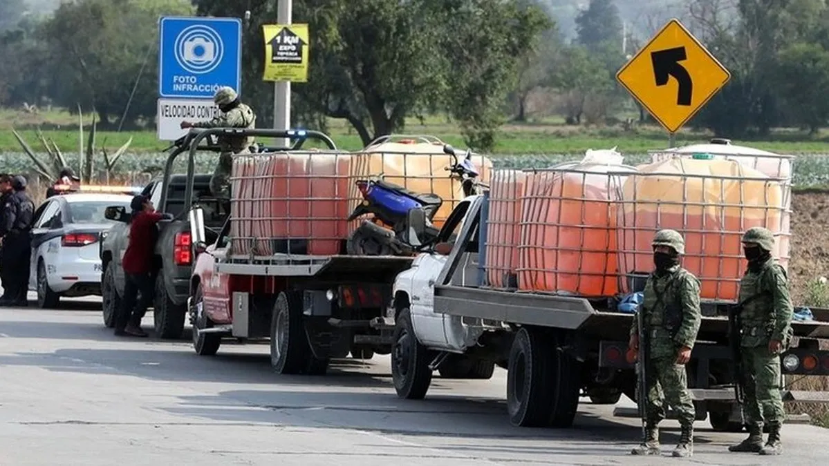 Estados Unidos acusa a dos empresas mexicanas de transportar combustible robado por carteles