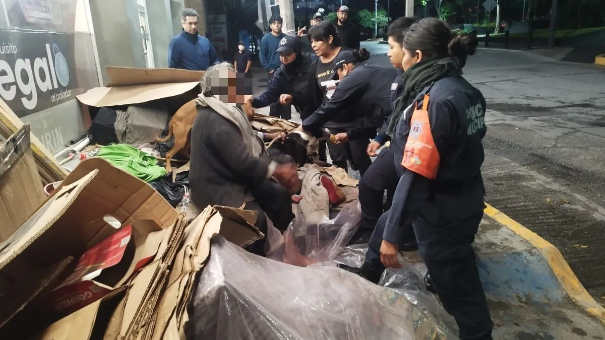 Tras años de omisión, trasladan a doña Mica a casa hogar fuera de Chilpancingo
