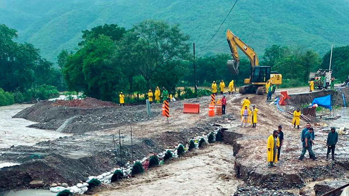 Suspenden paso entre Mochitlán y Tixtla tras daño en puente por creciente