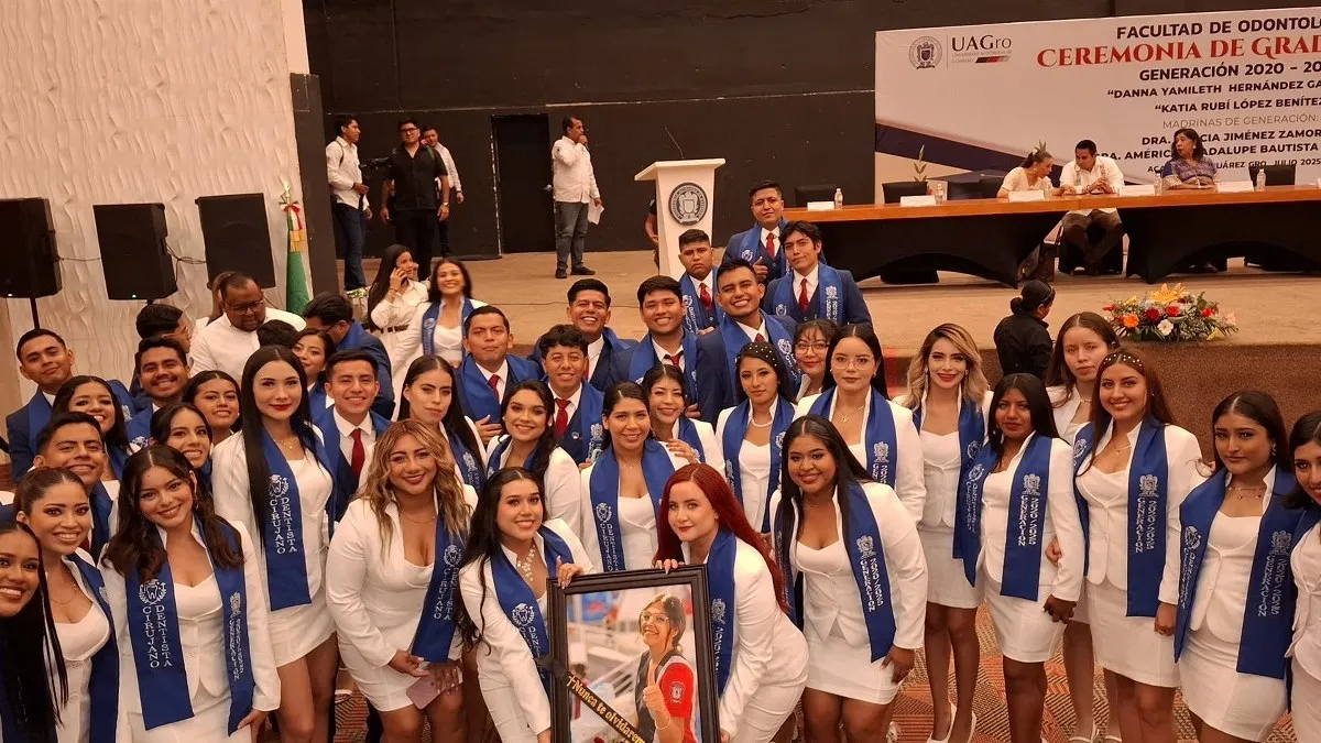 UAGro gradúa a generación 2020-2025 de Odontología; rector destaca inclusión y modernización