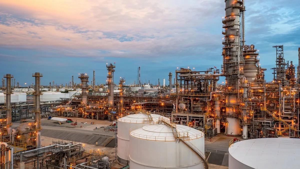Petróleo crudo robado en México es refinado en Texas para ser devuelto como combustible legal