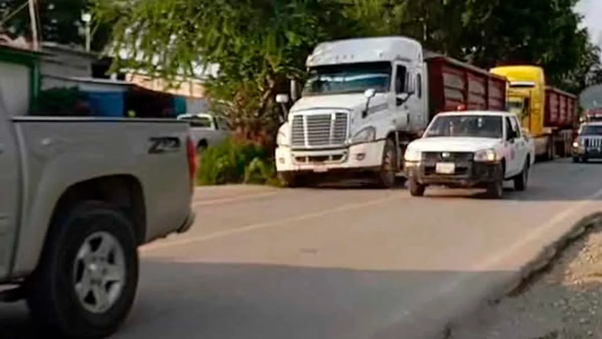 Transportistas de Teloloapan exigen a minera Capela reactivar contratos de flete