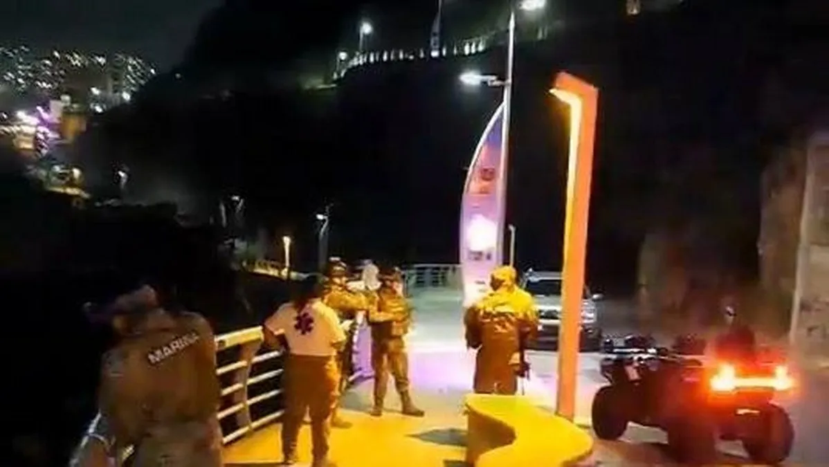 Muere hombre que se lanzó desde la Quebrada de Acapulco
