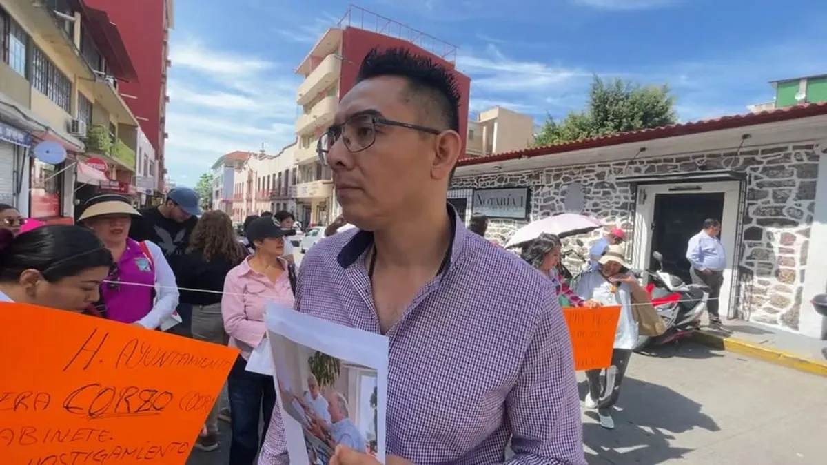 Sindicalizados bloquean calles del centro de Chilpancingo tras desalojo de oficinas