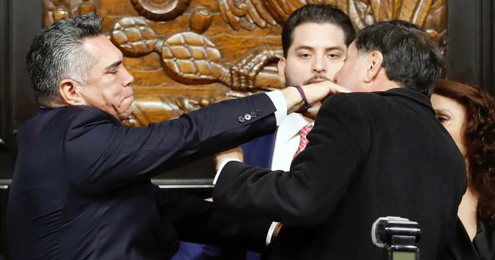Gobernadores de la 4T exigen sanción a Alito por riña con Noroña