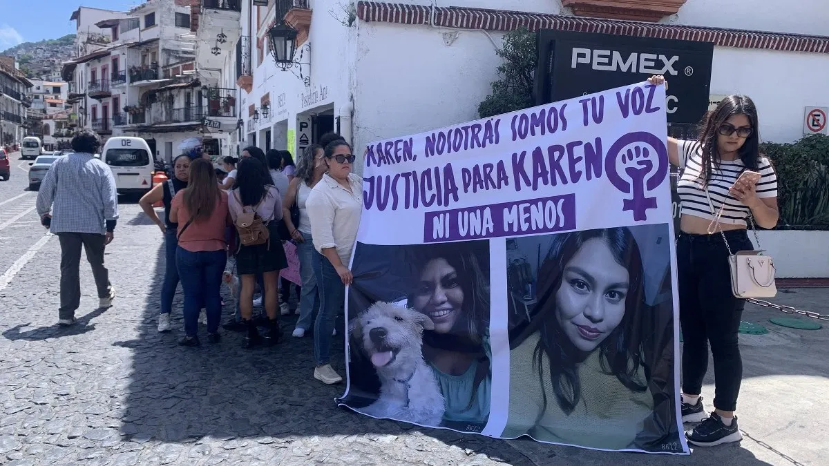 Marchan en Taxco para exigir justicia por la muerte de Karen Monserrat