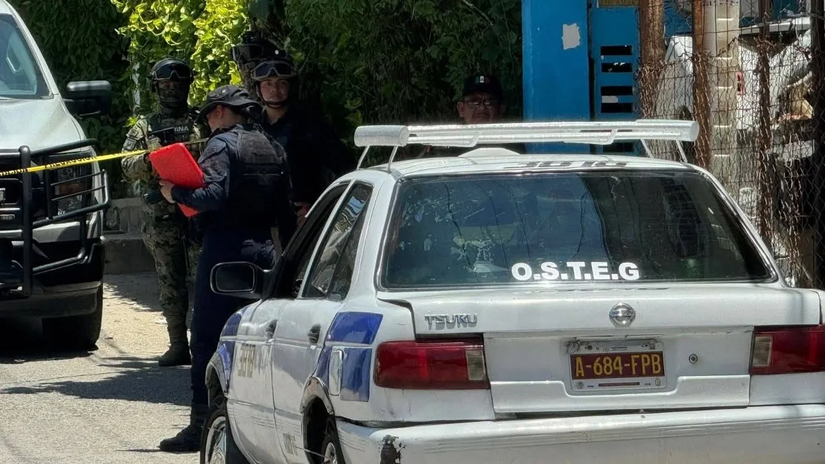 Acribillan a taxista dentro de su unidad en colonia 20 de Noviembre de Acapulco