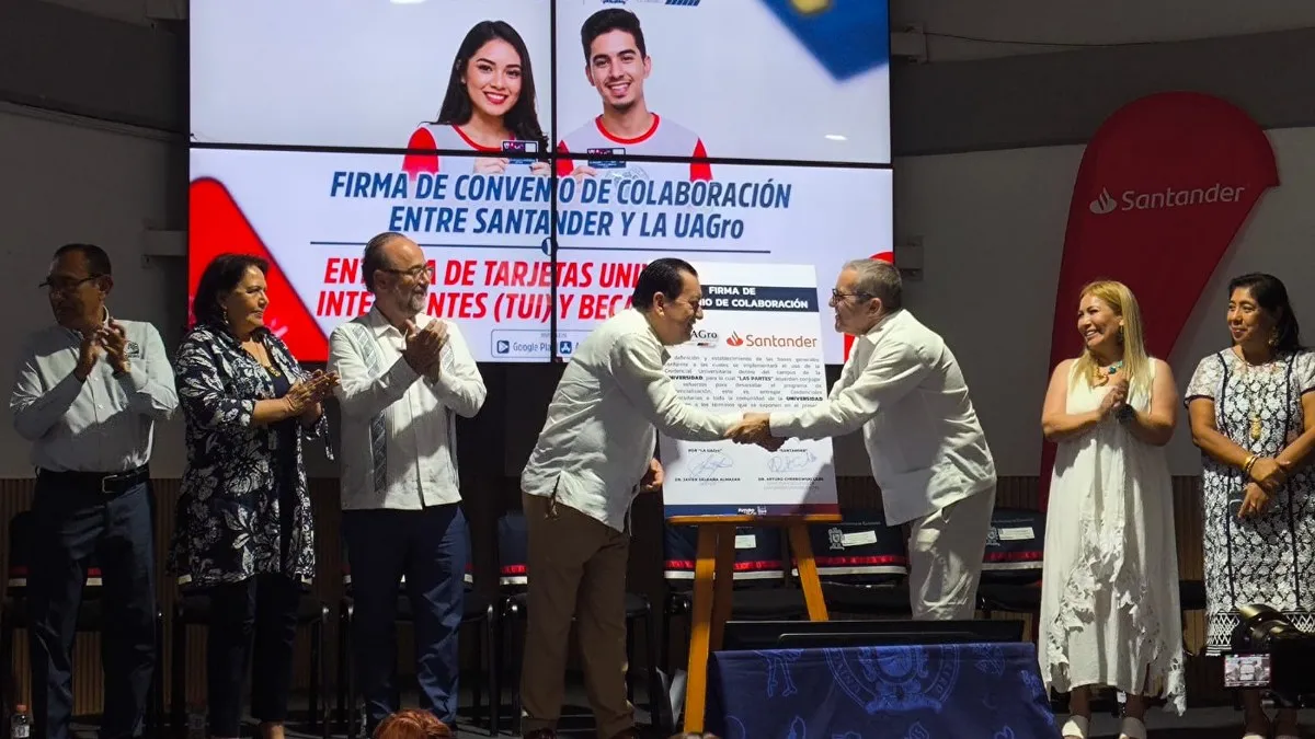 UAGro entrega más de 12 mil tarjetas inteligentes con apoyo de Santander